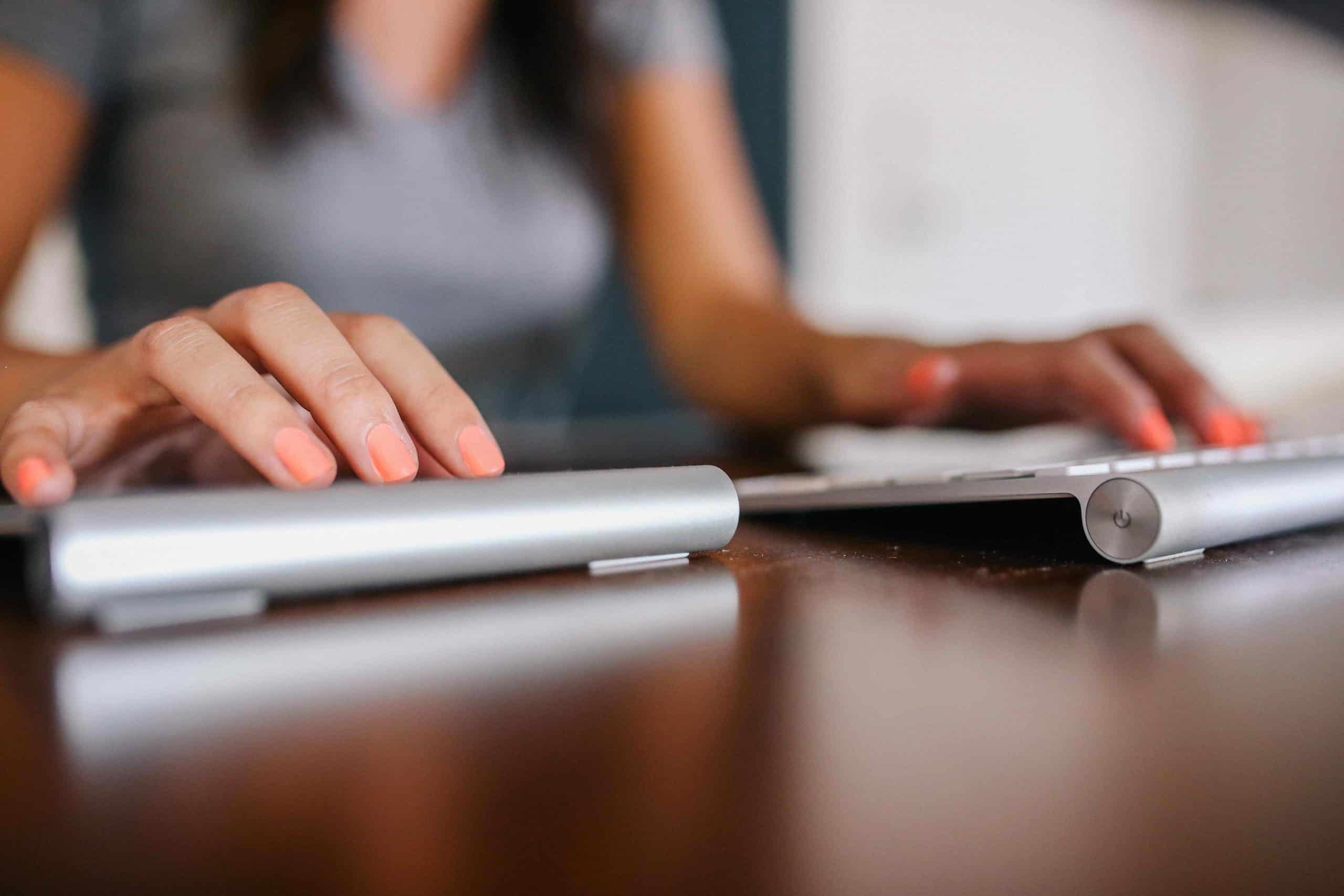 Facebook vs. LinkedIn: Which Should Your Business Use?